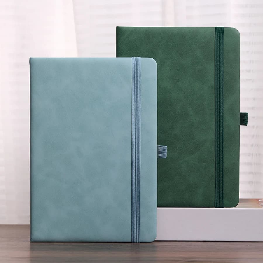 Elegancki Notatnik A5 Vintage ze Skórzanym Paskiem i Osobistym Akcentem - Idealny do Biznesu 📚